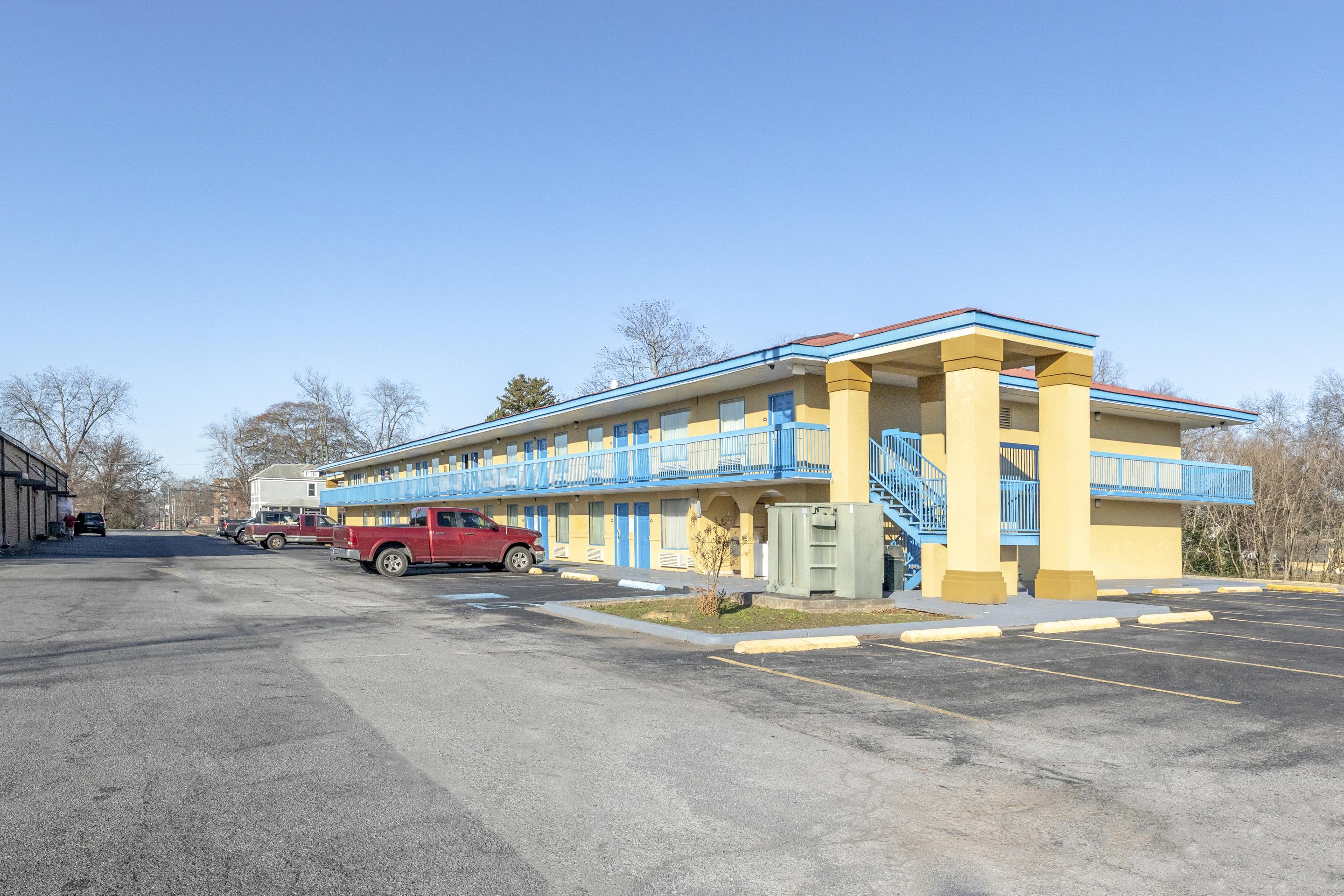 Oyo Hotel Rome Ga Historic District Esterno foto
