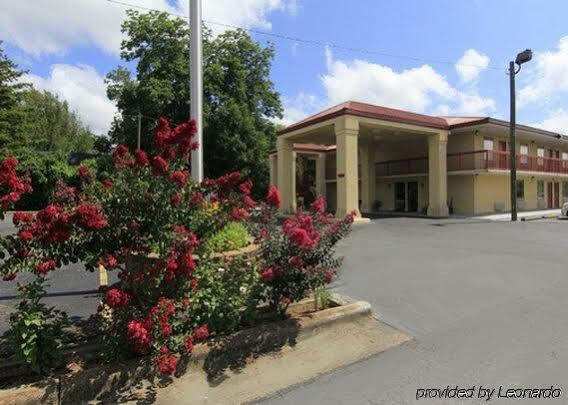 Oyo Hotel Rome Ga Historic District Esterno foto